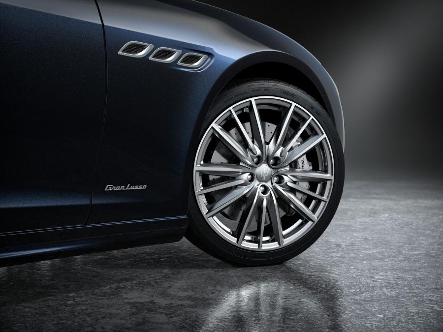 Детали экстерьера Maserati Quattroporte GranLusso Edizione Nobile (M156) 2018 года  (NA) (фото 4 из 4)